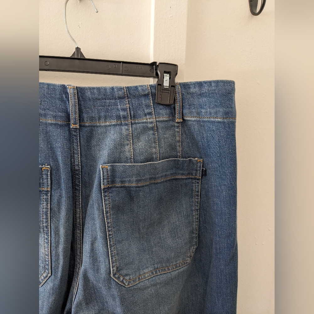 Pilcro Blue Wide Leg Cropped Jeans - Picture 10 of 16